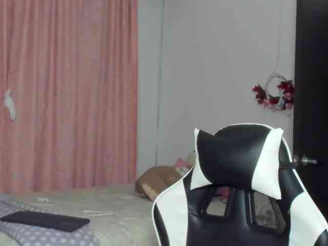 LaraCat1 webcam