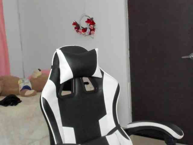 LaraCat1 webcam