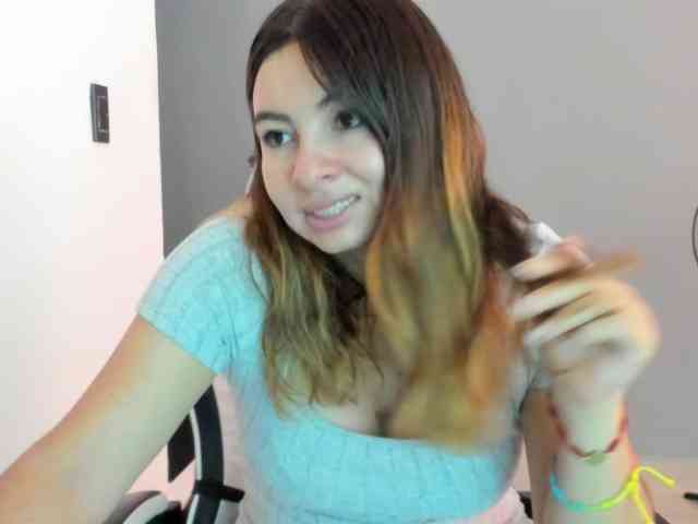 LaraCat1 webcam