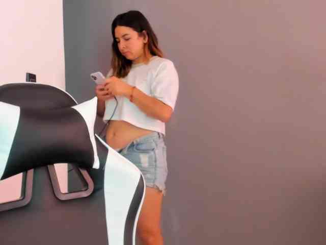 LaraCat1 webcam