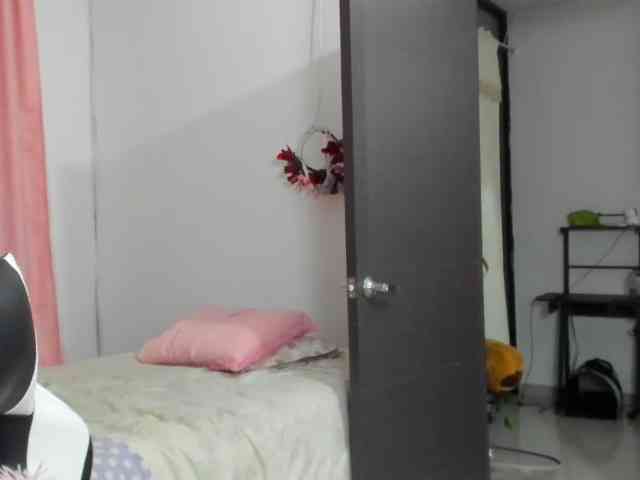 LaraCat1 webcam