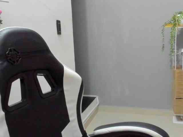 LaraCat1 webcam