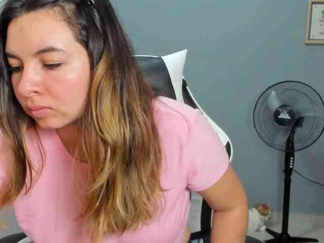 LaraCat1 webcam