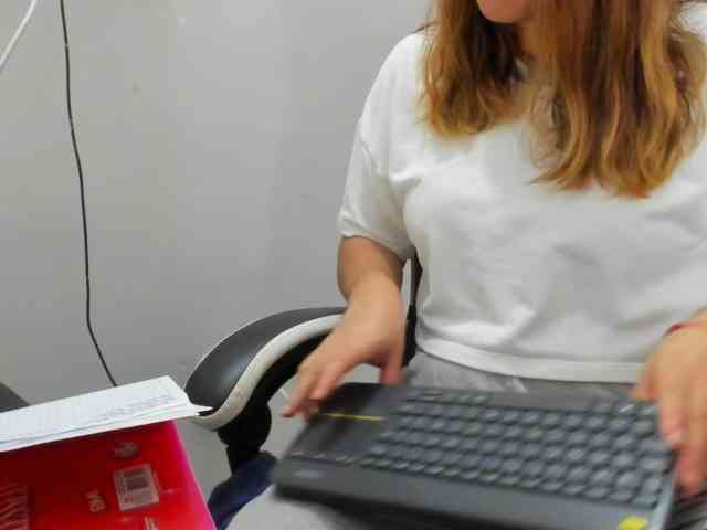 LaraCat1 webcam