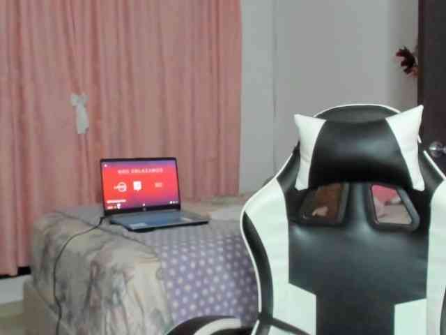 LaraCat1 Live Webcam on BongaCams