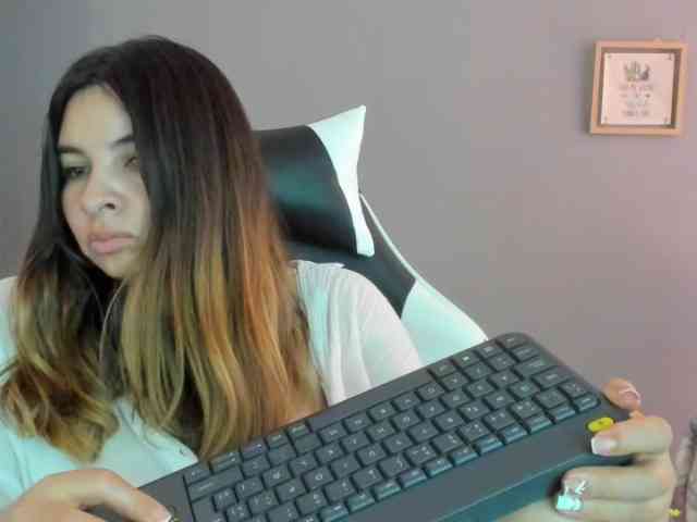 LaraCat1 webcam