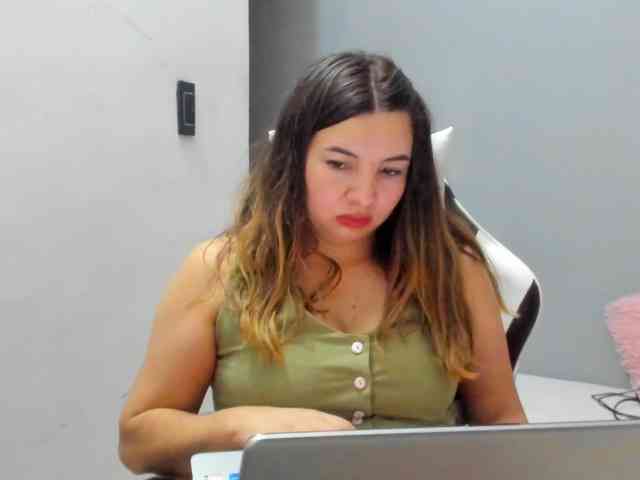 LaraCat1 webcam