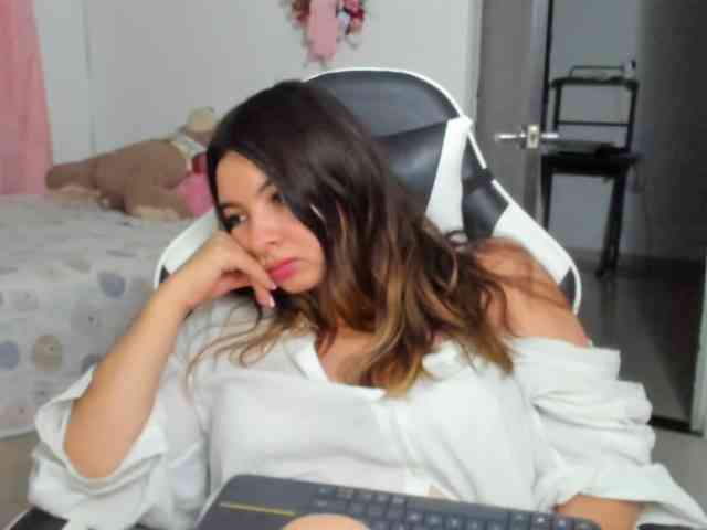 LaraCat1 webcam