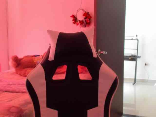 LaraCat1 webcam