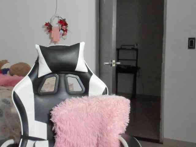 LaraCat1 webcam