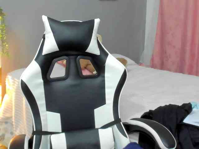 LaraCat1 webcam