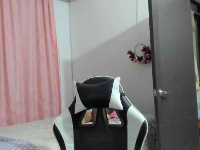 LaraCat1 webcam