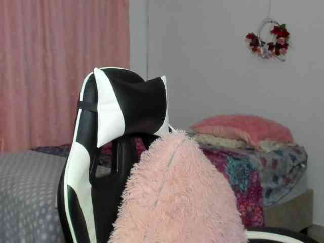 LaraCat1 webcam