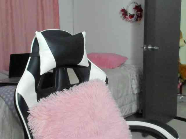 LaraCat1 webcam