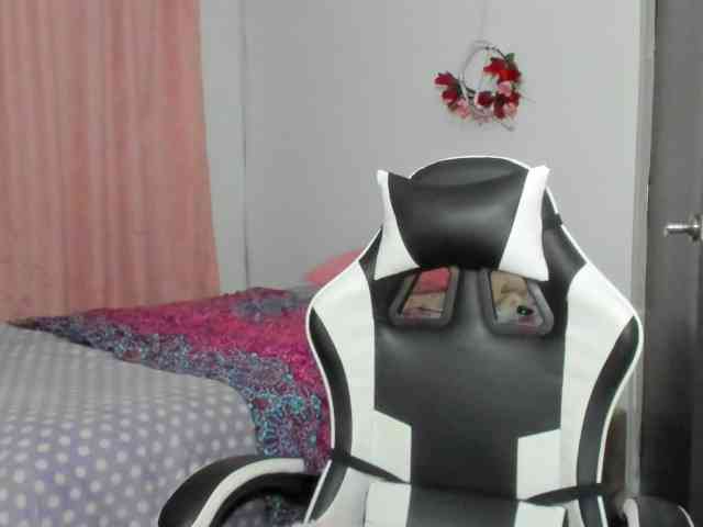 LaraCat1 webcam