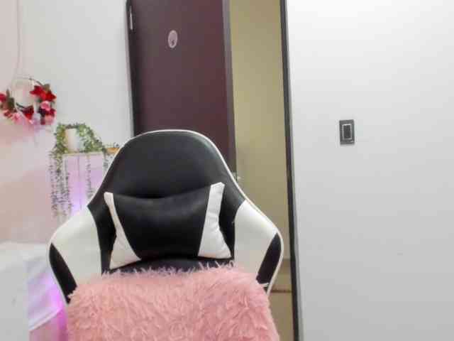 LaraCat1 webcam