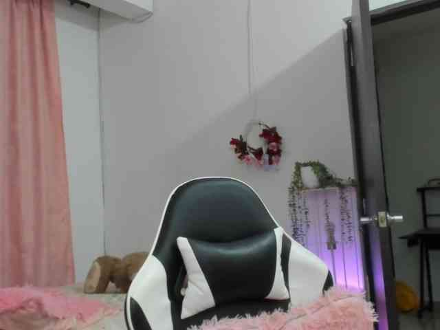 LaraCat1 webcam