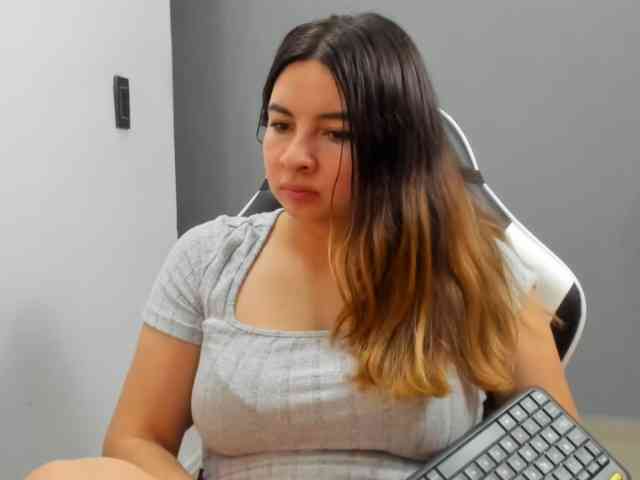LaraCat1 webcam