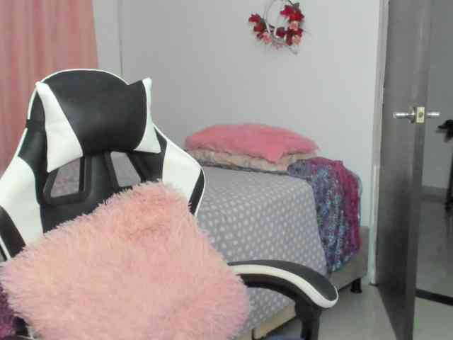 LaraCat1 webcam
