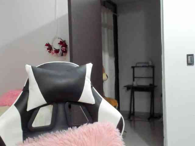 LaraCat1 webcam