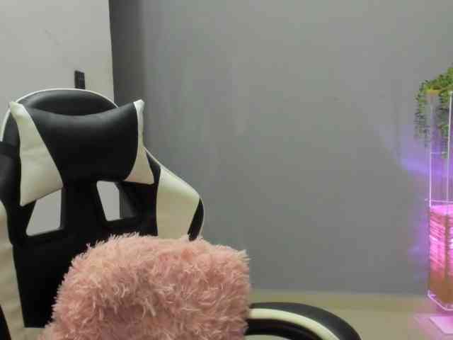 LaraCat1 webcam