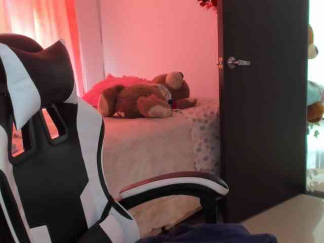 LaraCat1 webcam