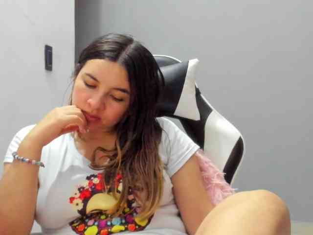 LaraCat1 webcam