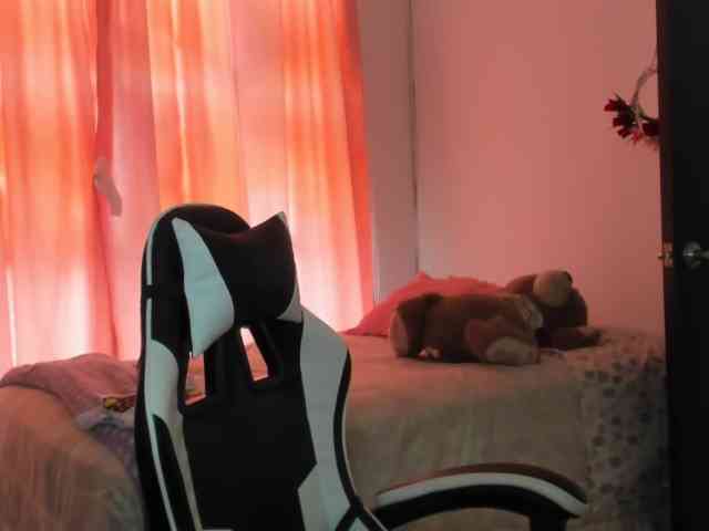 LaraCat1 webcam