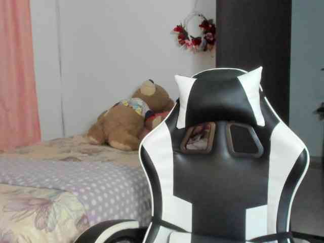 LaraCat1 webcam