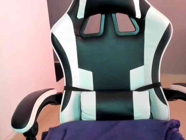 LaraCat1 webcam