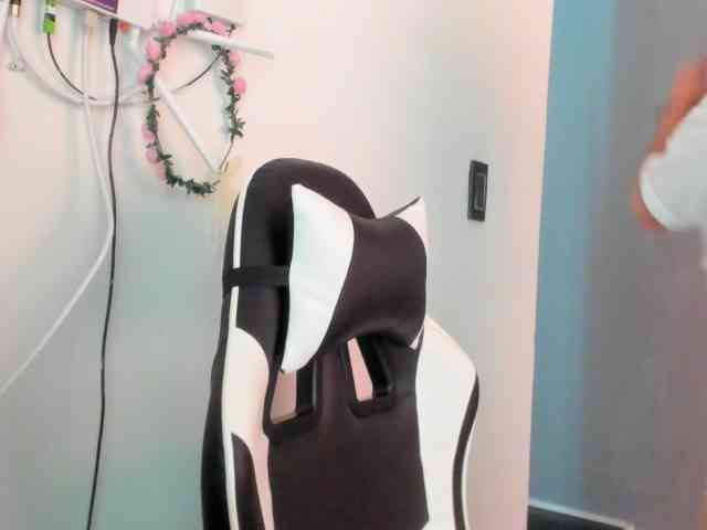 LaraCat1 webcam