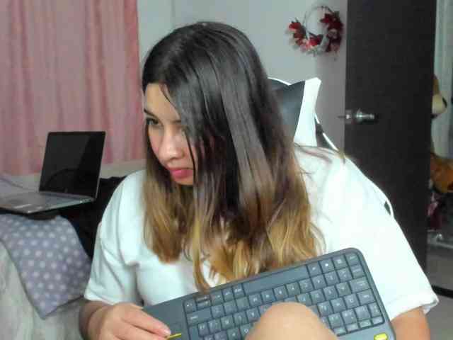 LaraCat1 webcam