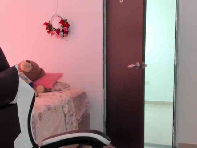 LaraCat1 webcam