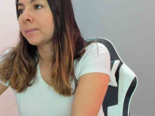 LaraCat1