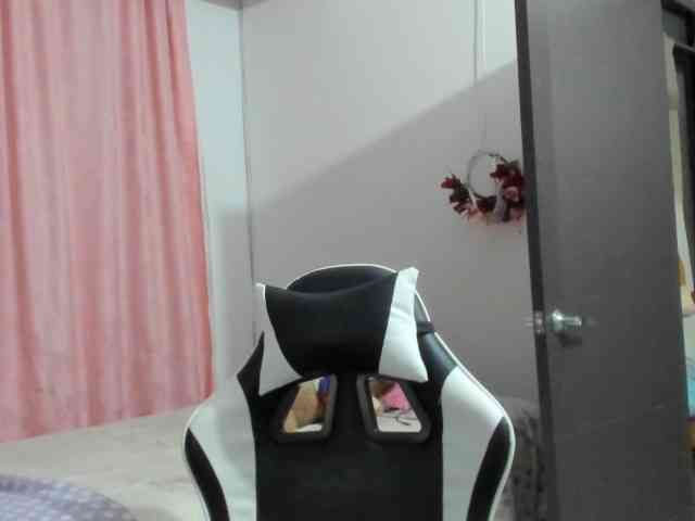LaraCat1 webcam