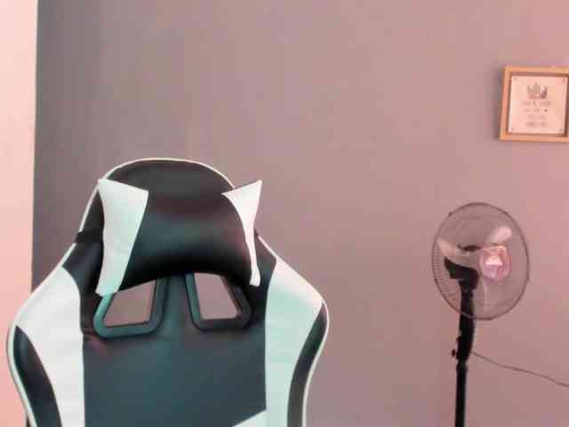 LaraCat1 webcam