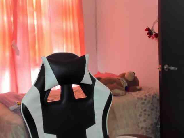 LaraCat1 webcam