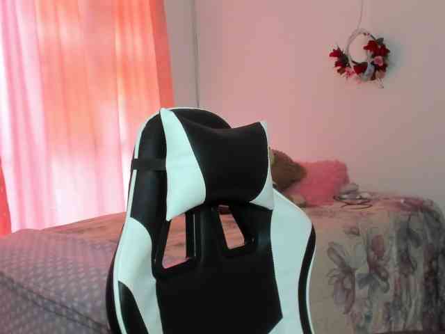 LaraCat1 webcam