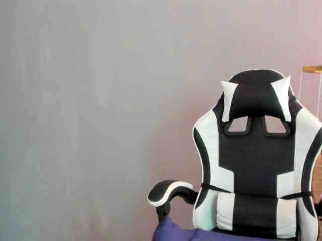 LaraCat1 webcam