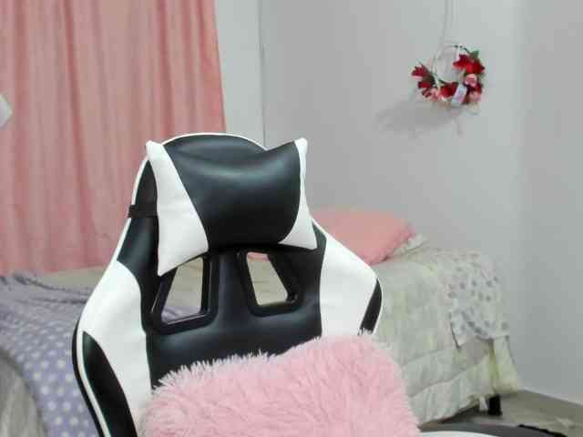 LaraCat1 webcam