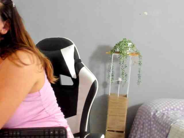 LaraCat1 LaraCat1