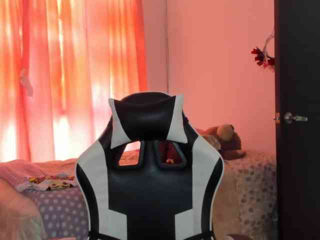 LaraCat1 webcam