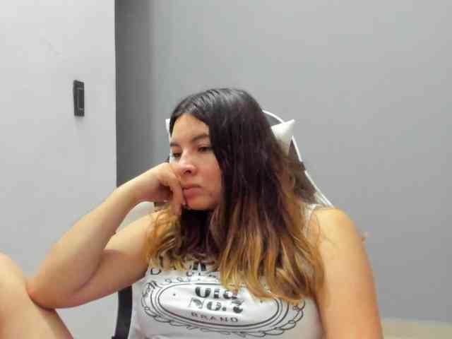 LaraCat1 webcam
