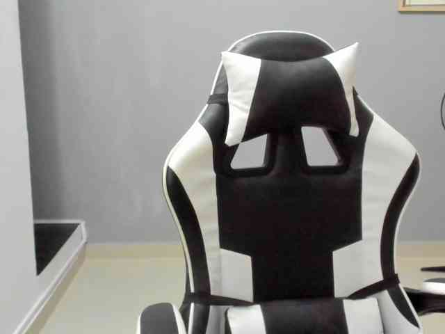 LaraCat1 webcam