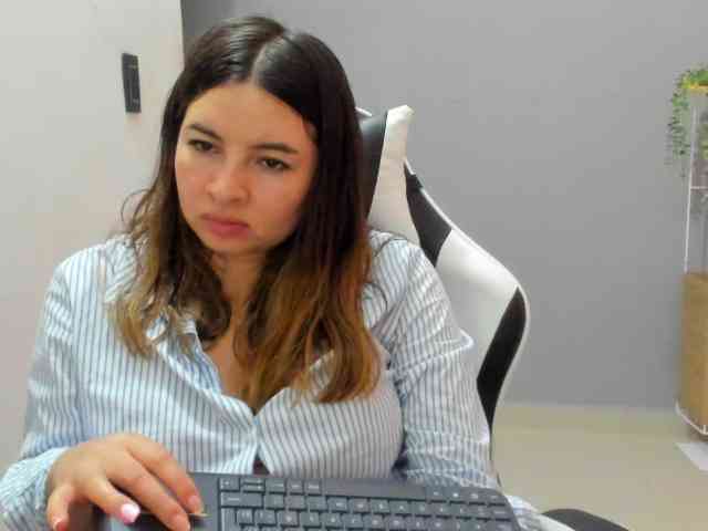 LaraCat1 webcam
