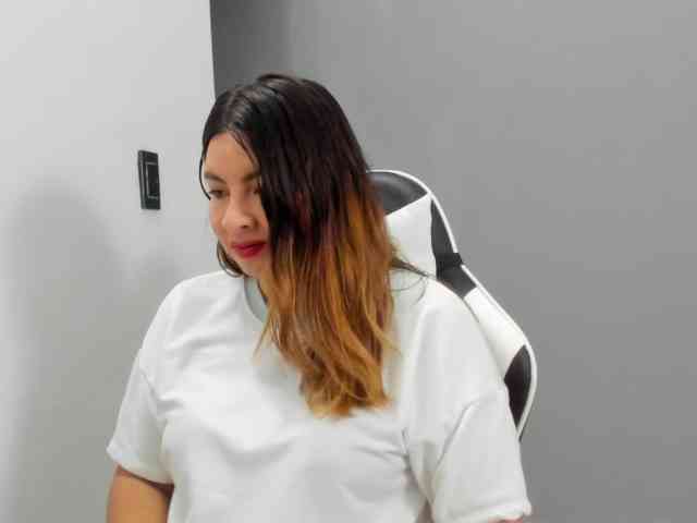 LaraCat1 webcam