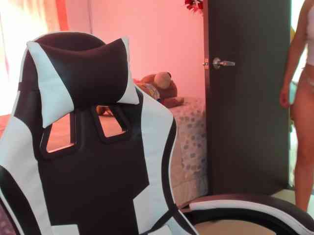 LaraCat1 webcam