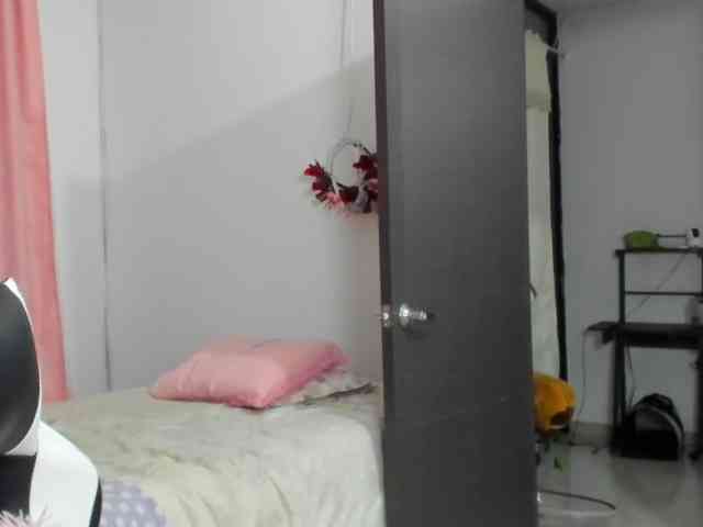 LaraCat1 webcam