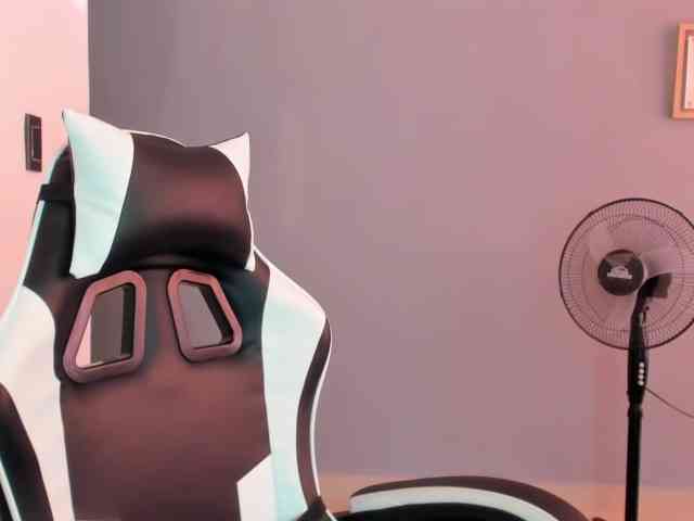 LaraCat1 webcam