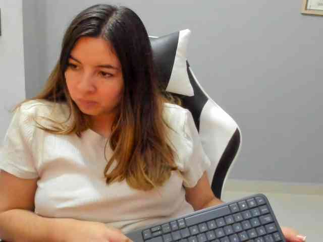 LaraCat1 webcam